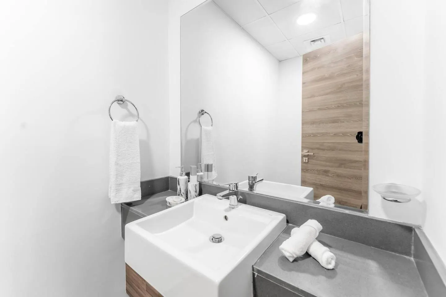 Bloom Heights B Apartment Dubai